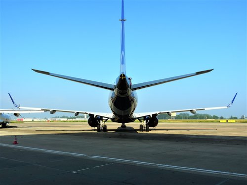 embraer  emb 195  e-jet