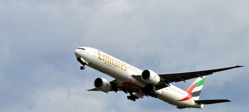 emirates flight takeoff