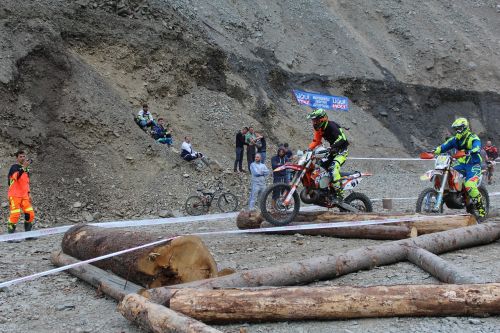 enduro heniu hard