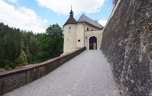 entrance  castle  czechia