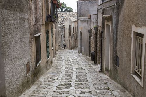 erice old town narrow street