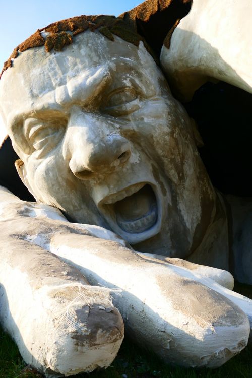 ervin ahmad lóránth sculpture giant