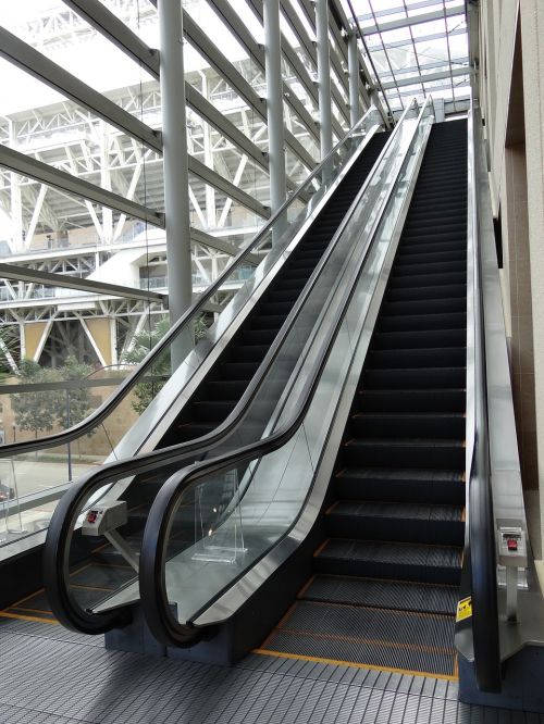 escalator up glass