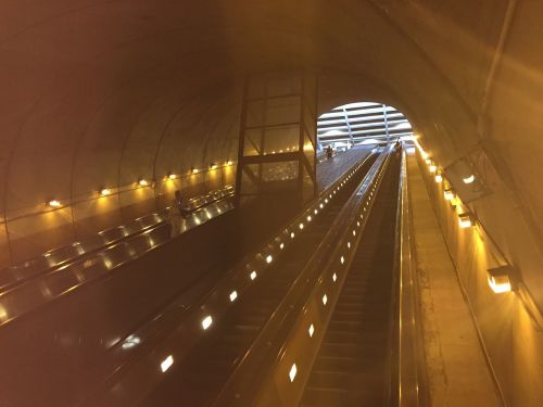 escalator arlington virginia