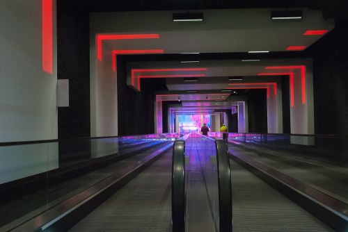escalator underground building