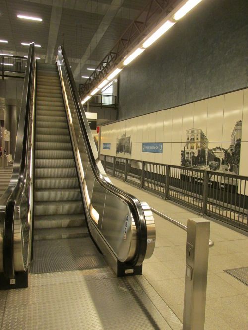 escalator stairs gradually