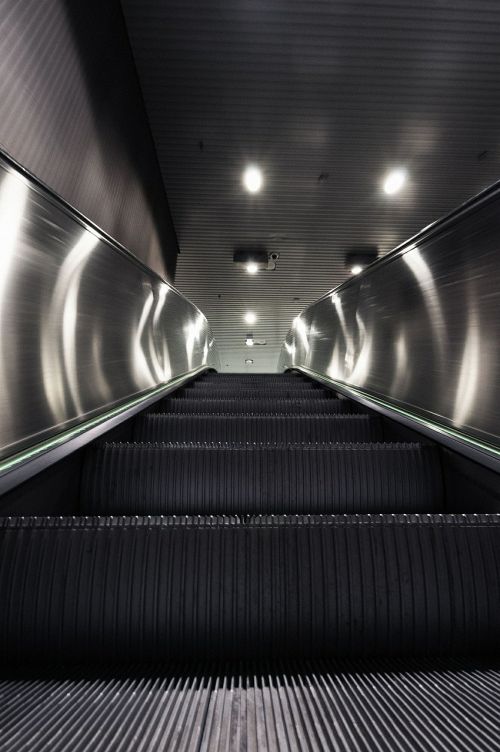 escalator metro helsinki
