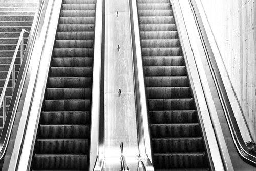 escalator  upward  down