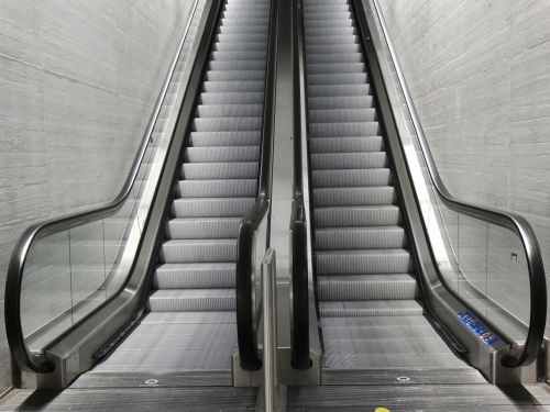 escalator rise top