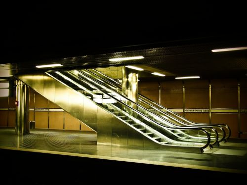 escalator metro handrails