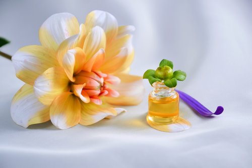 essential oil  spa  aromatherapy
