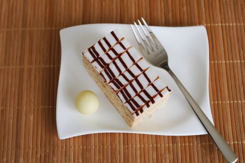eszterhazyschnitte cream slice dessert