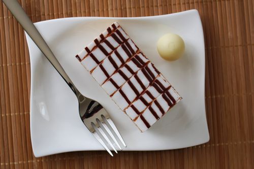 eszterhazyschnitte cream slice dessert