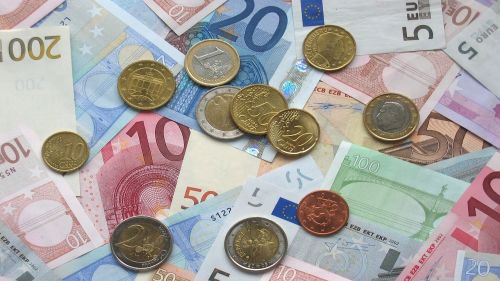 euro bank notes coins