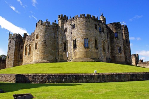 european  castle  bighouse