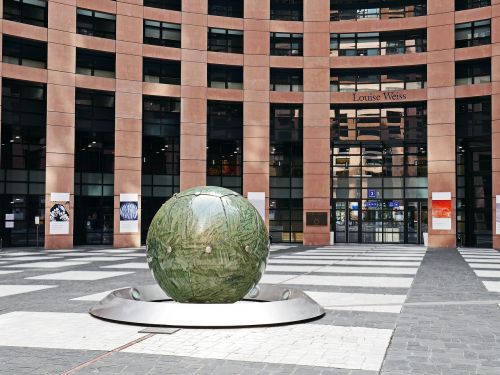 european parliament courtyard center