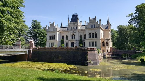 evenburg  castle  building