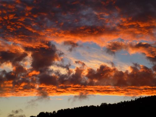 evening sky dramatic cloud formation