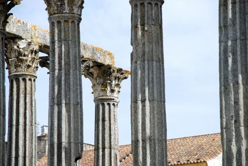 évora portugal columns