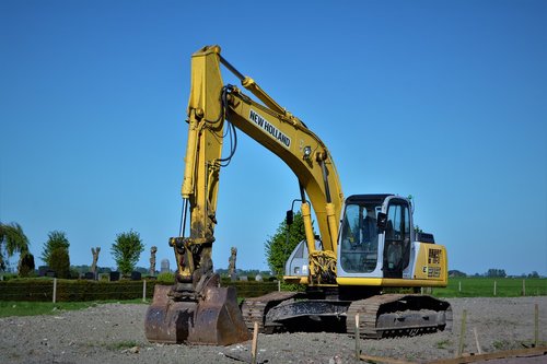 excavators  new holland  site