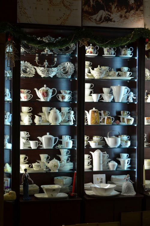 exhibition porcelain shop