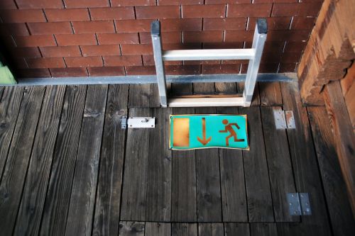 emergency staircase exit scale