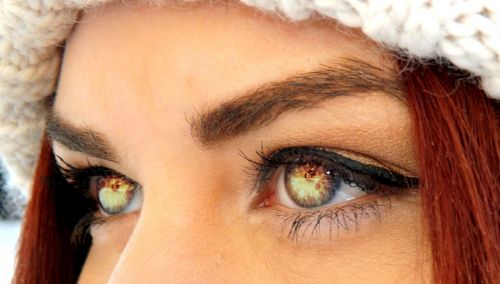 eye iris coloring