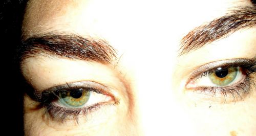 eyes green face