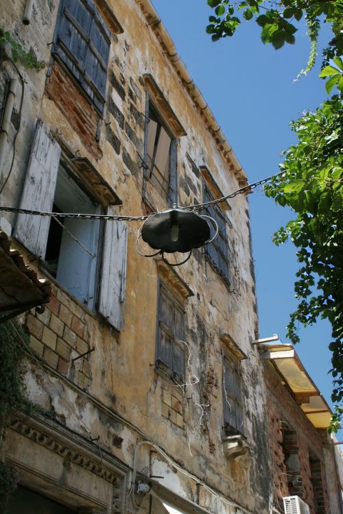 facade former house