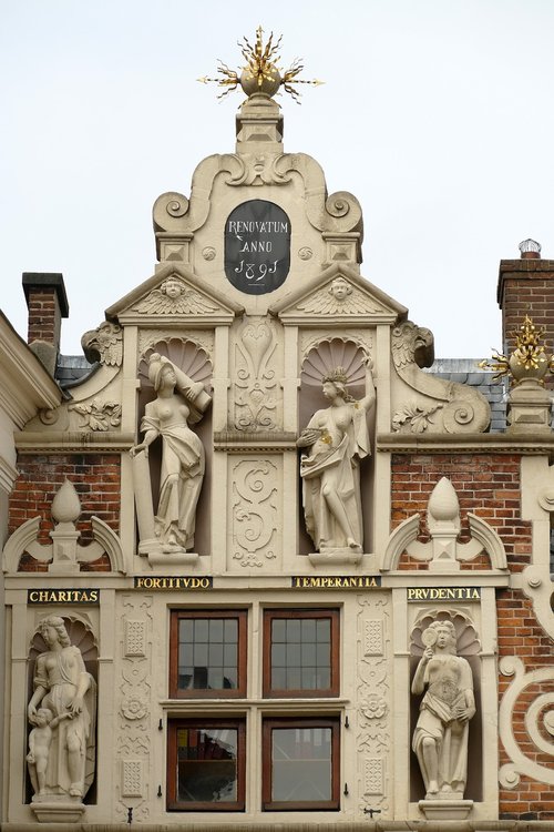 facade  image  statue