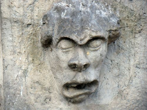 face stone faces the head of the
