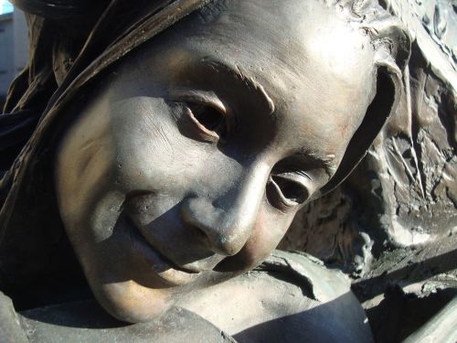 face female statue