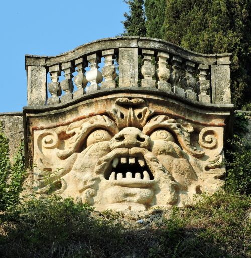 face stone balcony