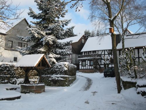 fachwerkhäuser village scene winter wintry