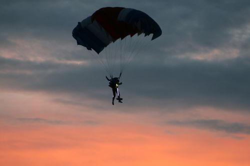 fallschrimspringer parachute festival