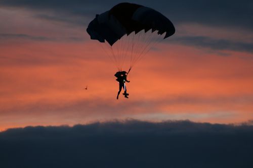 fallschrimspringer parachute festival
