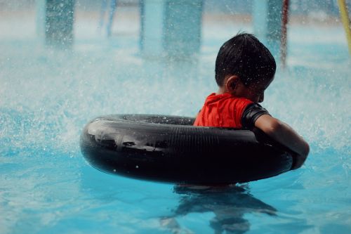 familly swimming magetan