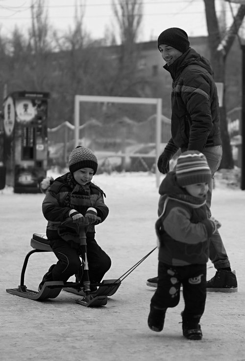 family  kids  winter