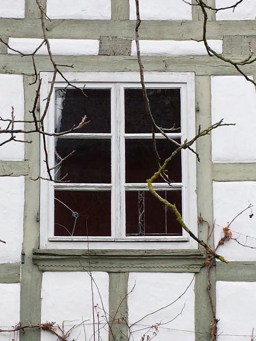 farmhouse window truss
