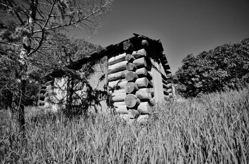 farmhouse barn shack