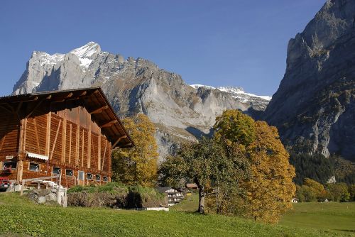 farmhouse grindelwald postkartenmotiv