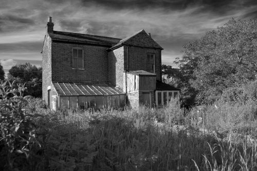 farmhouse abandoned neglect