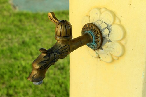 faucet  cock  dashing