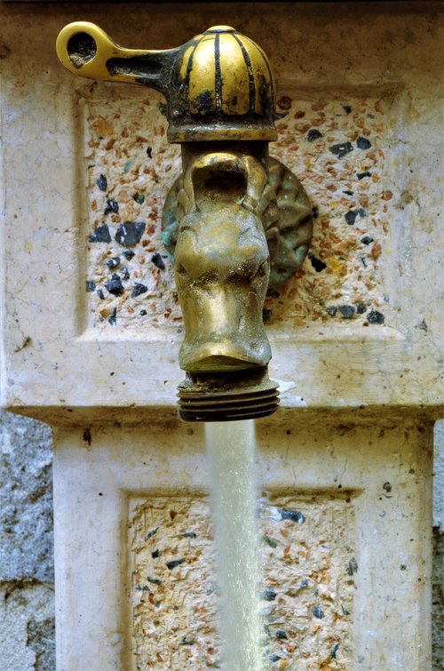 faucet  fontana  water
