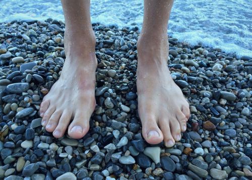 feet barefoot beach