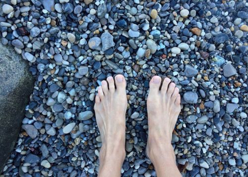 feet barefoot beach