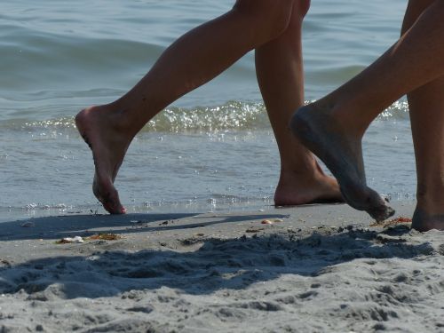 feet path sand