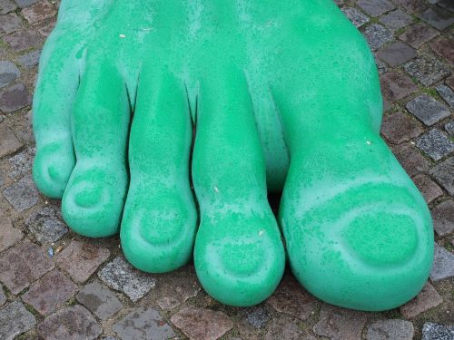 feet giant feet green