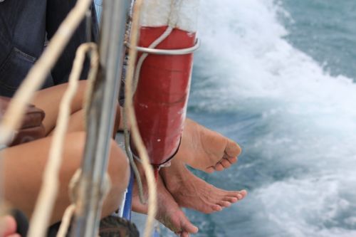feet boat travel