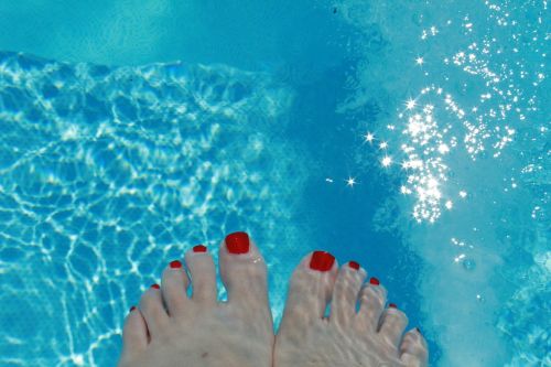 feet water enamel